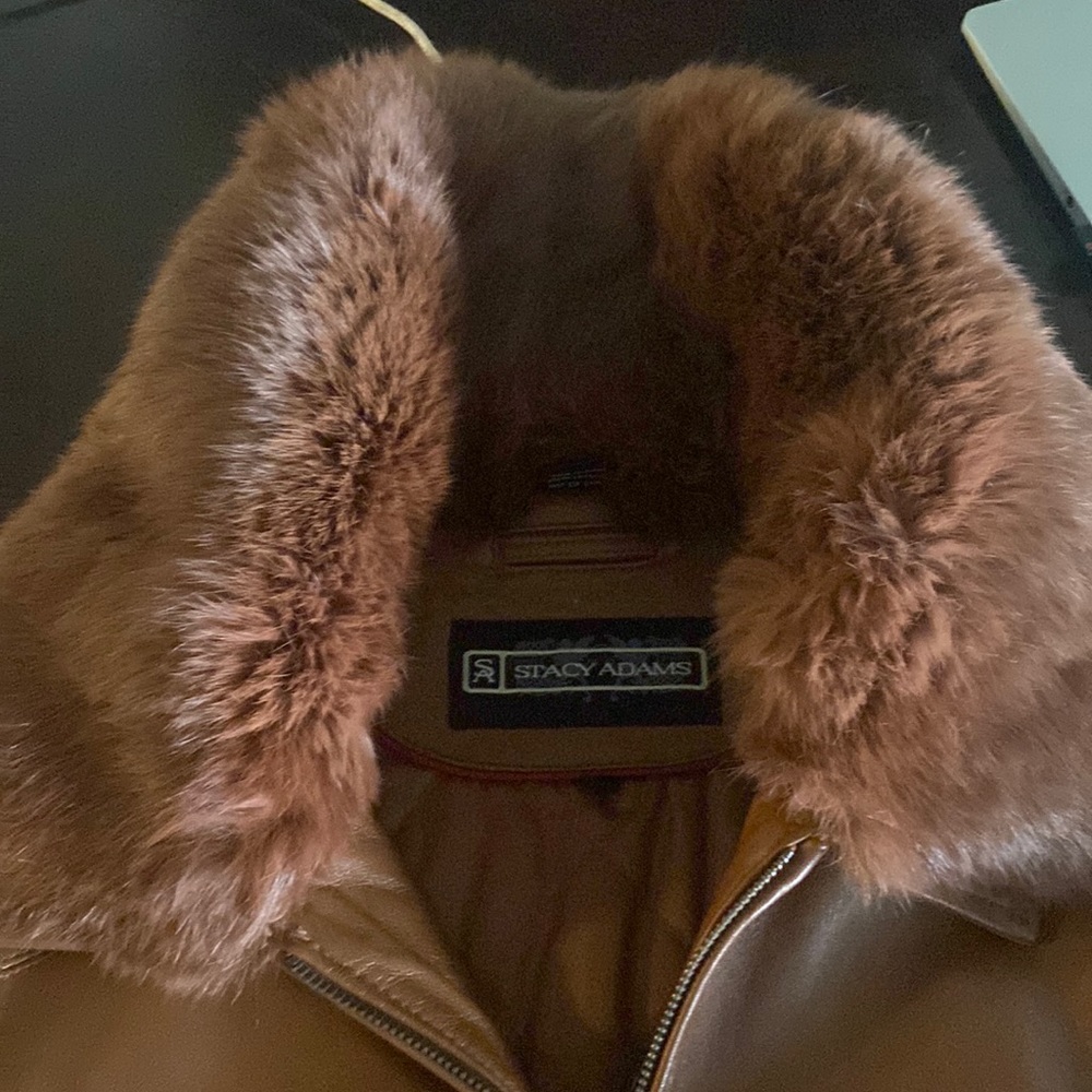Mens 3X Brown Leather with detachable fur-like collar.